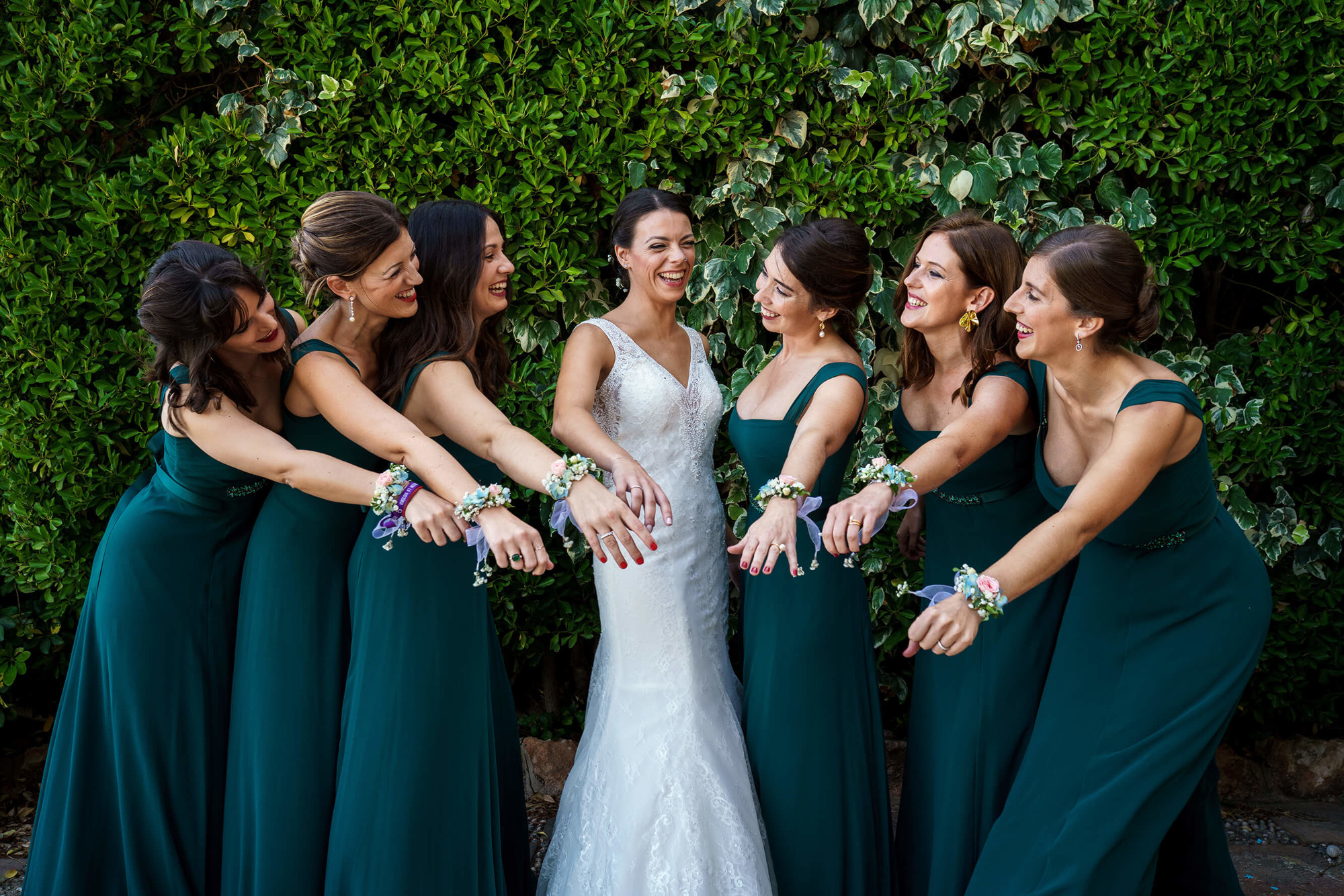 Les amigues de la núvia a boda al Castell de Tamarit.