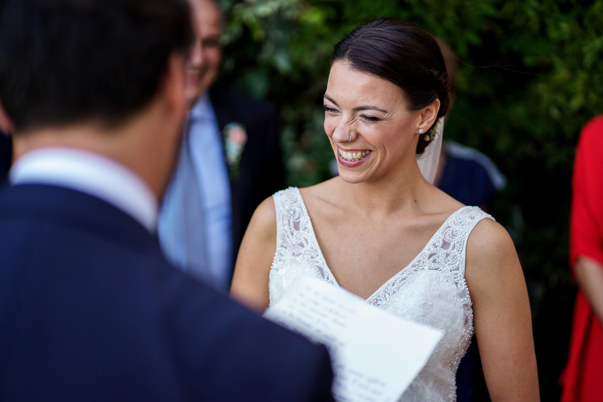 La núvia a la boda al Castell de Tamarit.