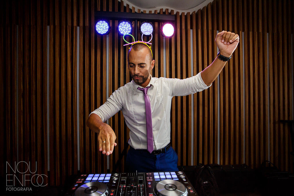 Nou Enfoc fotògrafs de boda de Vilafranca del Penedès a Barcelona - boda-a-hotel-mastinell-dj.jpg