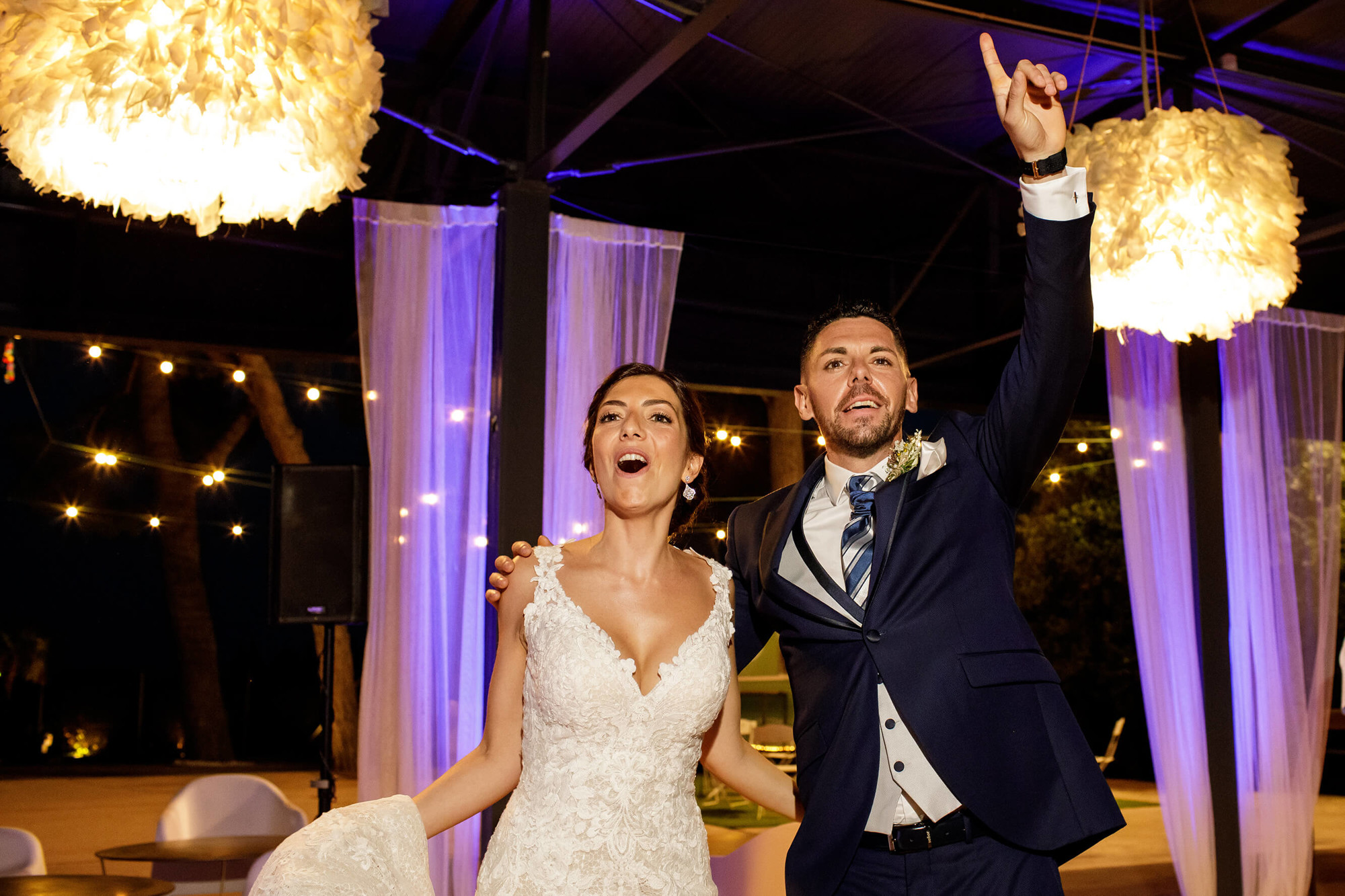 Los novios en la cena de la boda en Joan Sardà.