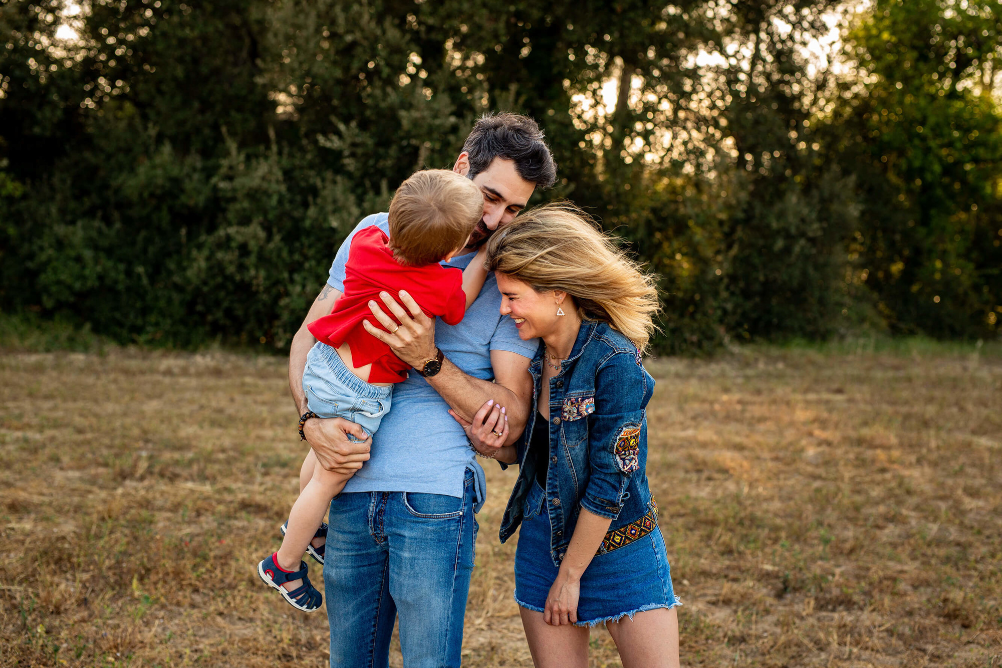 Preboda con niños en la montaña de Vilafranca del Penedés.