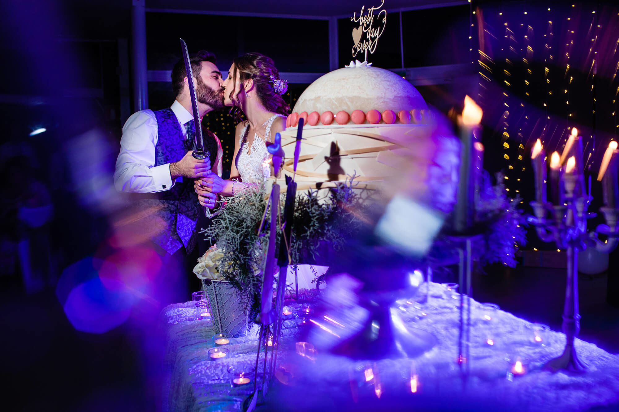 boda Heretat Sabartés pastís noces Los novios cortan el pastel el día de la boda en Heretat Sabartés.