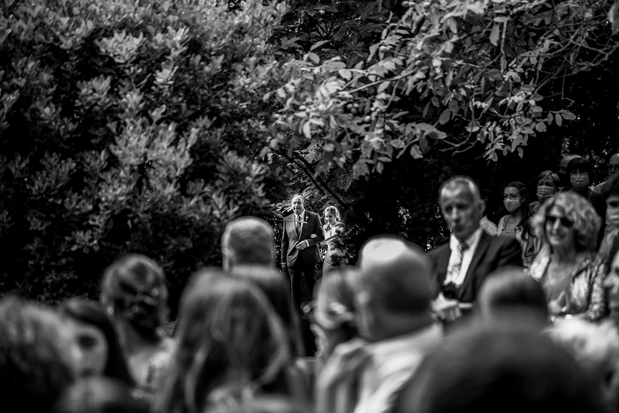 Fotògrafs boda a Mas dels Vivencs pim21 Entrada de la núvia.