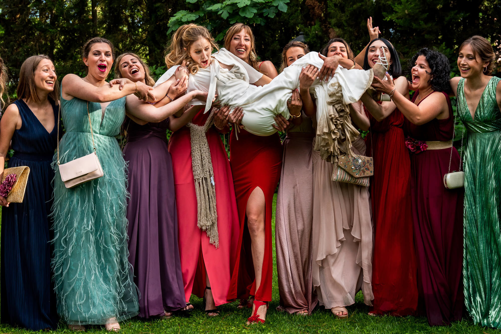 Fotògrafs boda a Mas dels Vivencs pim44 Les amigues de la núvia a la boda al Mas dels Vivencs.