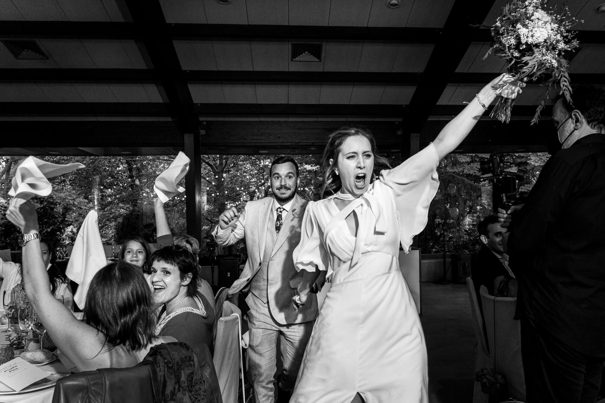 Fotògrafs boda a Mas dels Vivencs pim46 Entrada al banquet diferent al Mas dels Vivencs.